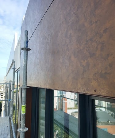 Bardage métallique effet zinc – façade moderne et résistante