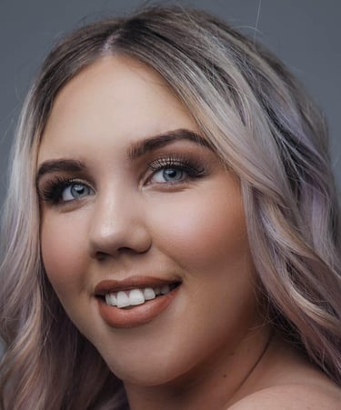 Eyebrows and eyelash s salon services