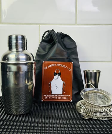 Cocktail masterclass with shaker kit to take home as gift