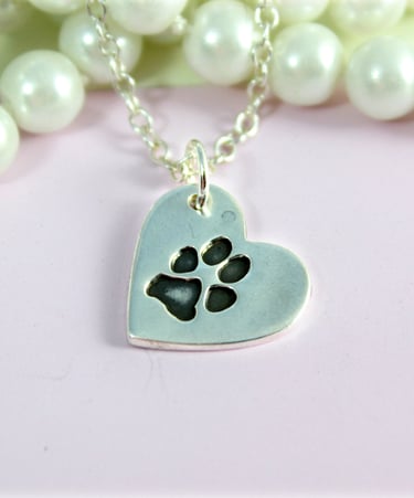 Silver pet paw print jewellery. Your pet's true paw print pressed into solid silver jewellery