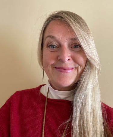 A photograph of Dr Siobhan henley smiling