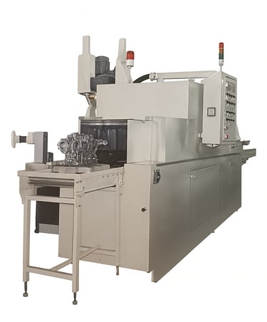 永技企業汽車引擎室超音波清洗機，專為汽機車引擎零組件與大型金屬工件設計，具強力洗淨與高效率清除油污功能。