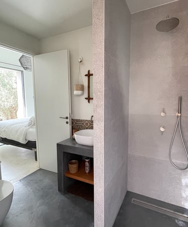Villa Port Olivier - Villa bord de mer, les pieds dans l'eau, à louer sur l’île grecque de Lesbos