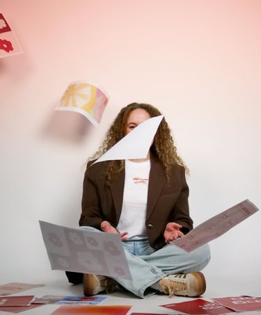 Portrait photo de Maud Gil-Rodriguez, fondatrice du studio graphique Soleado studio