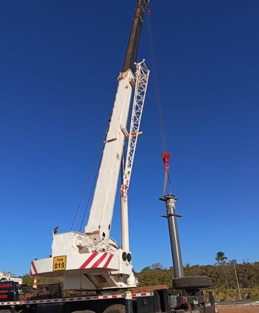 Contato para locação de Guindaste