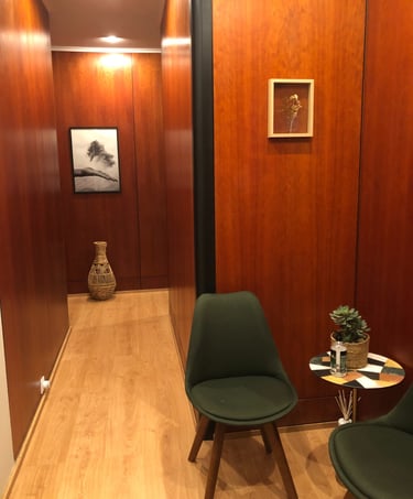 Fotografia do consultório de psicologia do psicólogo Afonso Rocha 