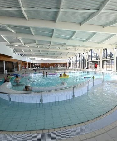 A l'Odyssee à Saint-Paul-Trois-Châteaux, non loin du mas de l'Enclos du Soleil le Vent, on peut se relaxer en famille ou entr