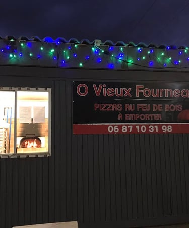 Pizzéria O Vieux Fourneau des Serres du Moulin à côté du mas de l'Enclos du Soleil le Vent