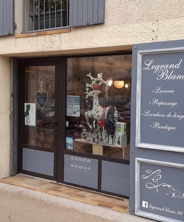 La ville de Saint-Paul-Trois-Châteaux dispose de bon nombre de petits commerces atypiques et authentiques