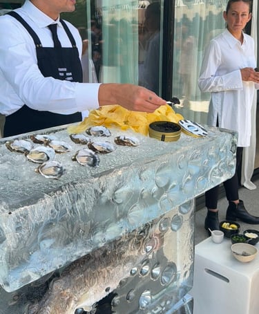 ostras en mesa de hielo premium para evento de gastronomia en buenos aires