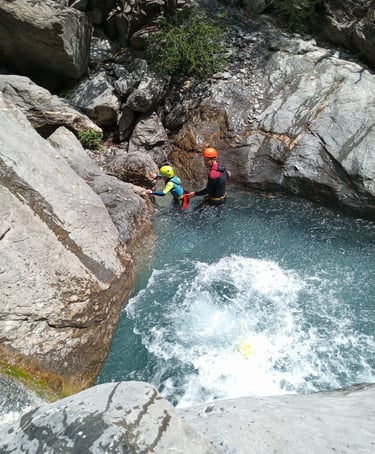 canyoning Hautes Alpes lac de Serre ponçon en famille, enfants à partir de 6 ans, canyon embrun