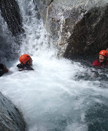 Jacuzzy au canyon du Fournel, Hautes-Alpes, lac de Serre-Ponçon, Embrun, l'Argentières