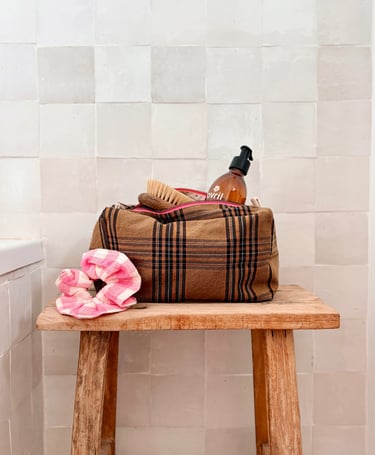 TARTAN CHECK TOILETRY BAG