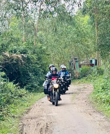 Tour à moto unique à travers le vietnam avec guide québécois