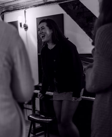 lo barnes vocal coaching at the singing club, margate. photo by ryan hayes-herbert, 2025.