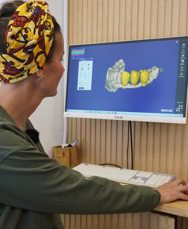 Proceso del tratamiento de implantes dentales en Sevilla