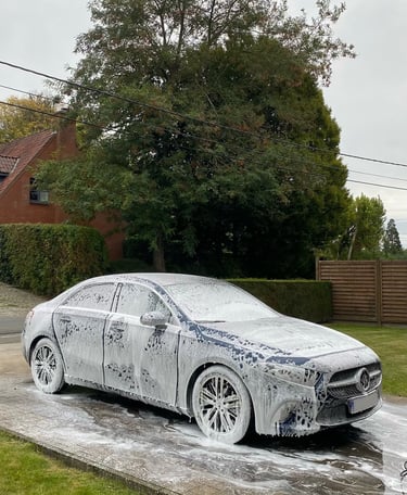 nettoyage extérieur d'une Mercedes à Orroir