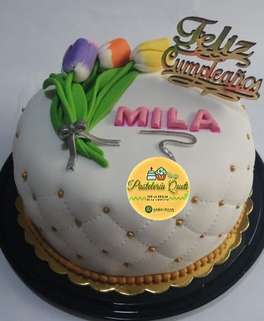 pasteleria queti torta personalizada cumpleaños tulipanes torta acolchonada 