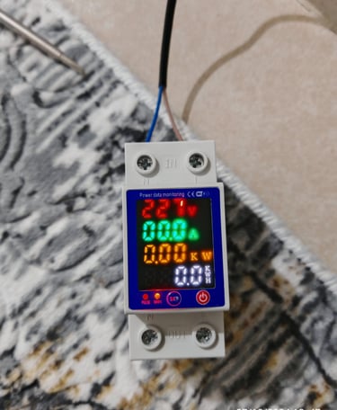 Şık tasarıma sahip akıllı gerilim koruma rölemiz Keçiören Elektrikçinizde