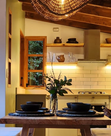 servicio rebrota remodelación de living, comedor y cocina de una casa de campo