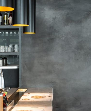 alçı boya uygulaması sonrası yenilenmiş oda görünümü