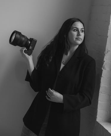 Wedding PHOTOGRAPHER WITH CANON CAMERA
