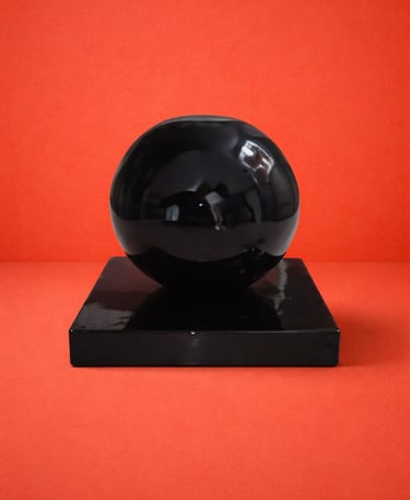 Bola negra decorativa en fibra de vidrio 