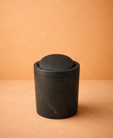 Bote de basura café pequeño en fibra de vidrio  