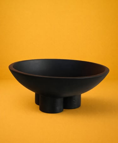 recipiente negro decorativo de fibra de vidrio