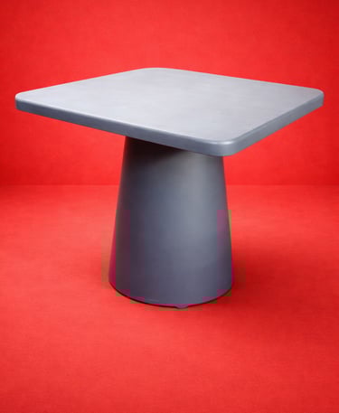 Mesa gris cuadrada en fibra de vidrio
