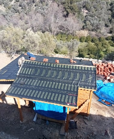 Çatı ölçüm ve proje planlama, Ayvalık uzman ekibi yerinde keşif yapıyor