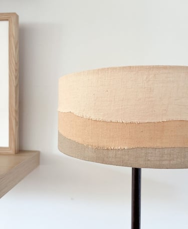 Luminaire en lin teinté artisanalement par Garrigue