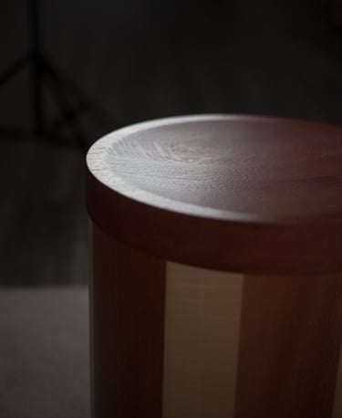 tabouret en chêne qui bouge