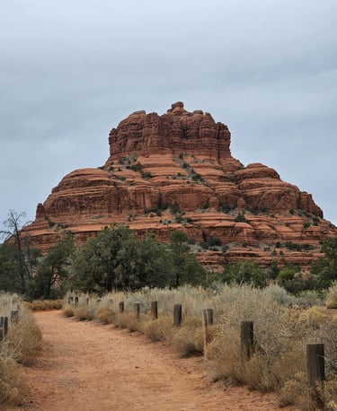 Sedona - The iconic red rock formation called Bell Rock that you can climb