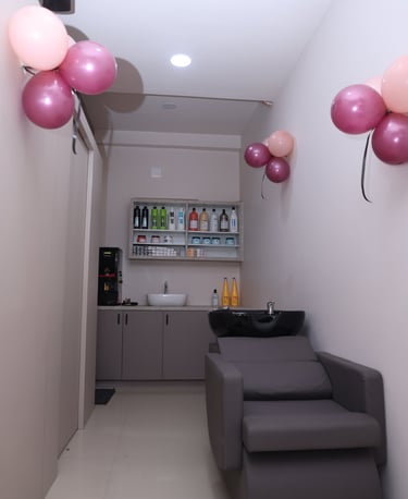 Top !0 Makeup Salon In Vadodara And Top 10 Makeup Artist In Vadodara