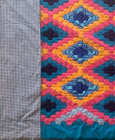 hexgon patchwork quilt cover in diamond pattern with checked inner fabric