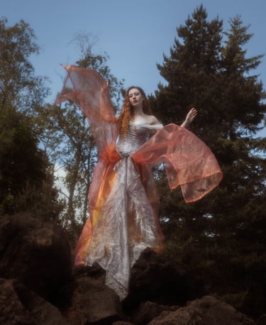 Photo d'une femme en costume original