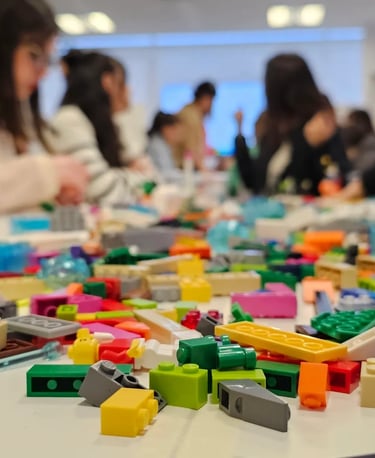 Bloques de Lego sobre una mesa