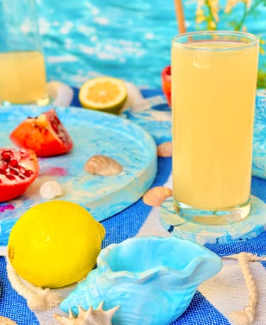 table méditerranéenne avec citron et grenade