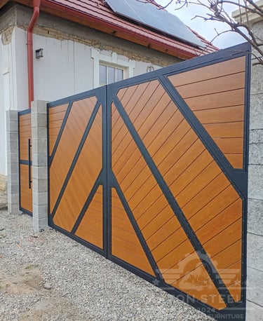 Alumínium lécekből és acélvázból készült kapu az Arton Steeltől