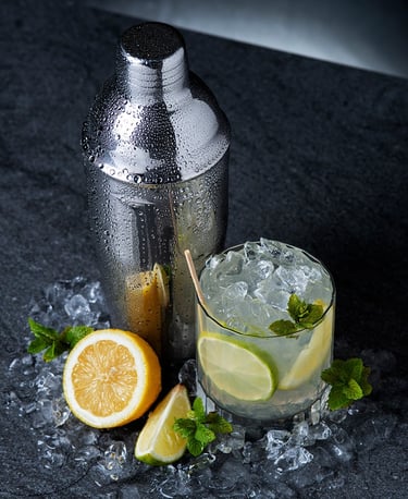 Cocktail με πάγο nugget, mix και φρούτα