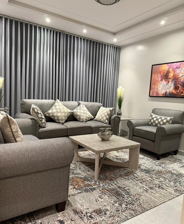 مجلس ضيوف فاخر في شقة مفروشة للإيجار الشهري في جدة حي الواحة