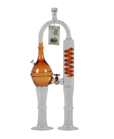 Alambic cuivre de l'absintherie Guilloud du val de travers