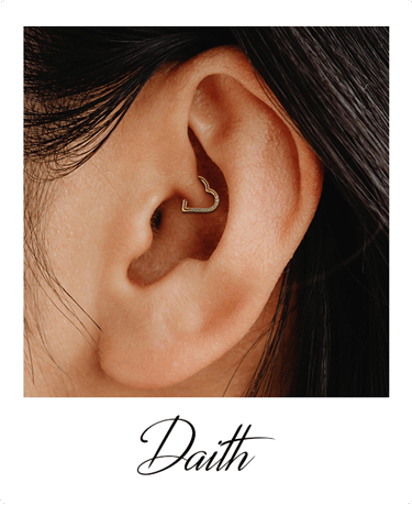helia-piercing-daith