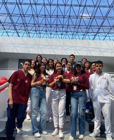Equipo SCOMP en la feria de comités
