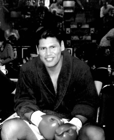 Boxer Adam Flores Oxnard 805 boxing Bomb Mexican olympics