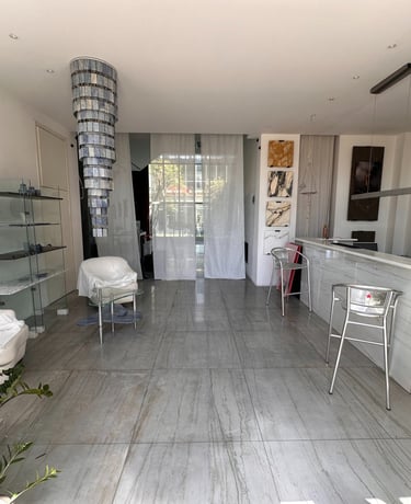 Questo pregiato loft Navigli deve il suo nome agli splendidi marmi Macaubas ottimo x feste aziendali
