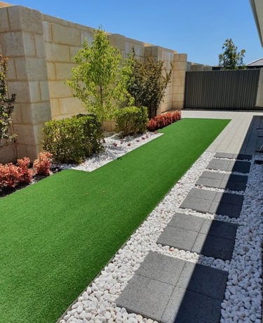 düzenli çim sistemi ile oluşturulmuş yeşil alan tasarımı