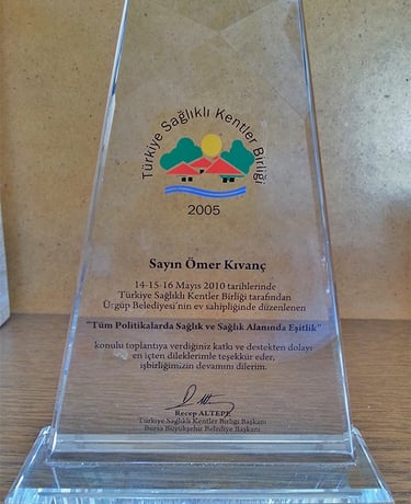 DSÖ & SKB Bursa BB Bşk. tarafından verilen plaket