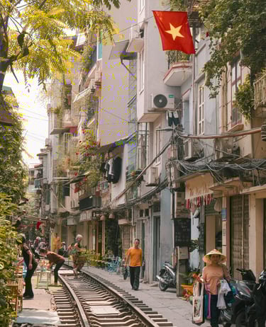 hanoi train street